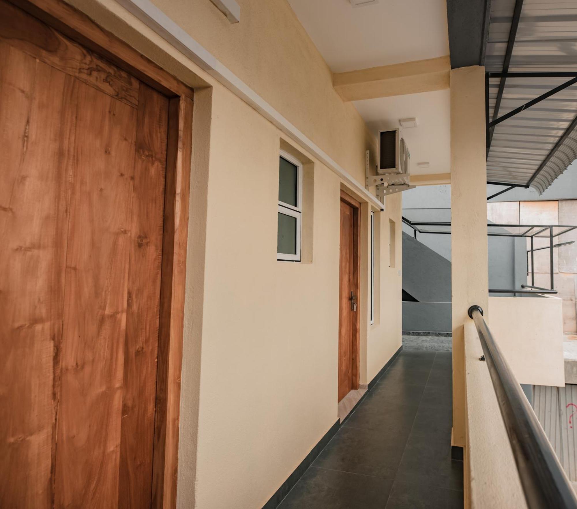 Nnr Wattala酒店 外观 照片